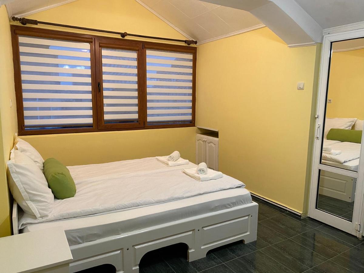 Lucy Apartament Apartamento Burgas Exterior foto